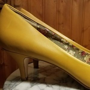 Seychelles Mustard Yellow 2-in. Pointed toe Heels